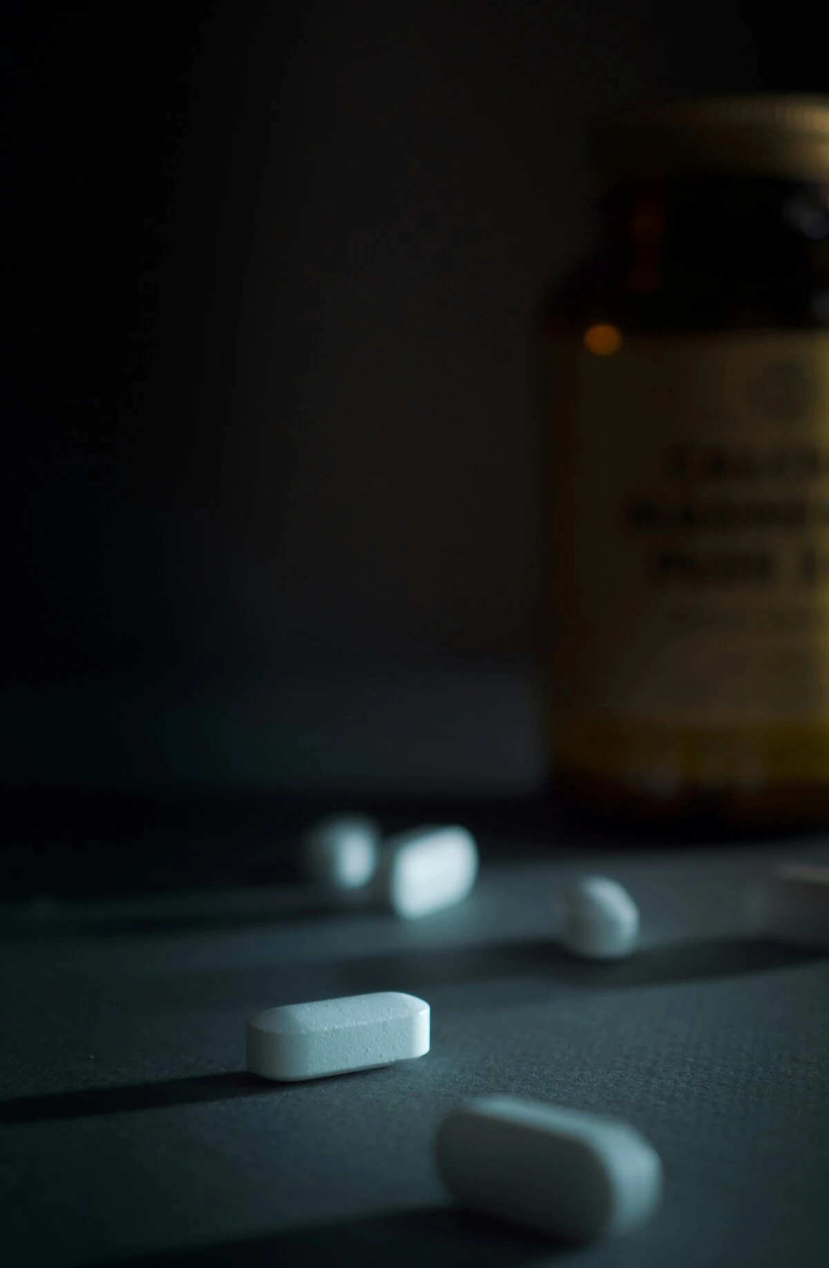 Assorted Dilaudid pills on a table