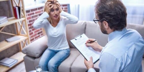 Can-Therapists-Prescribe-Medication